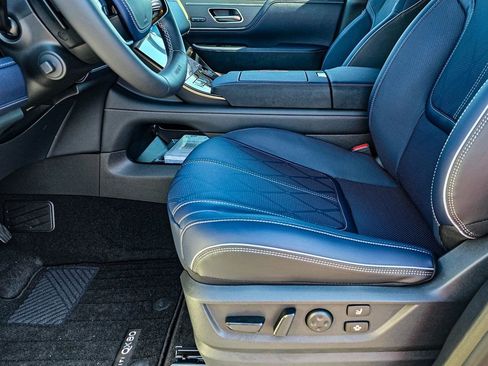 New 2026 INFINITI QX80 4WD image 13