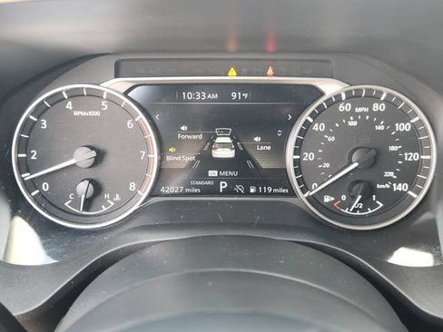 Used 2024 Nissan Rogue SV w/ SV Premium Package FWD image 17