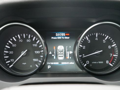 Used 2013 Land Rover Range Rover Evoque Pure Premium image 24