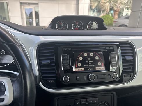 Used 2014 Volkswagen Beetle TDI image 4