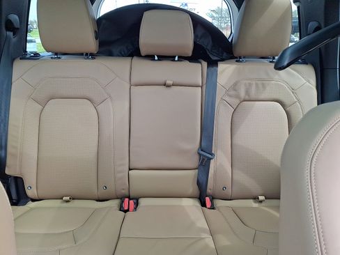 New 2026 Land Rover Defender 110 X-Dynamic SE AWD/4WD image 16