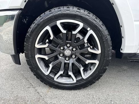 Used 2025 RAM 1500 Limited AWD/4WD image 10