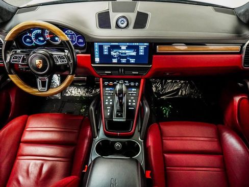 Used 2021 Porsche Cayenne Turbo image 29