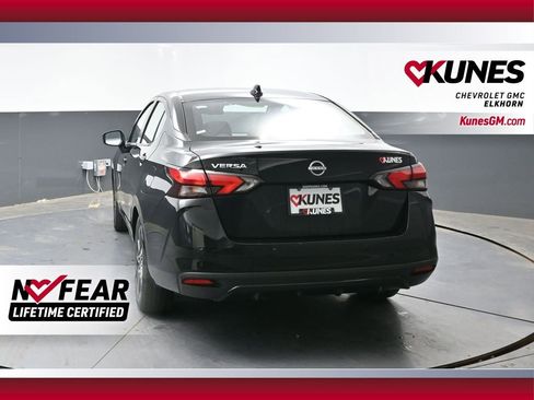 Used 2025 Nissan Versa SV FWD image 1