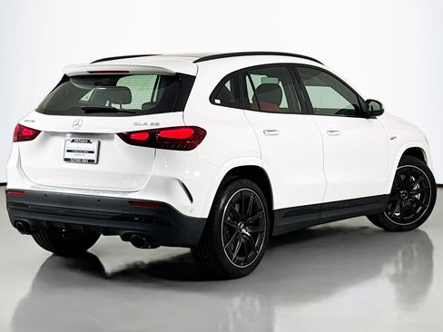 New 2026 Mercedes-Benz GLA 35 AMG 4MATIC image 11