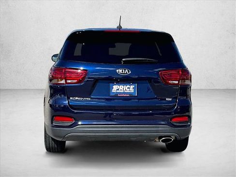 Used 2020 Kia Sorento LX FWD image 4