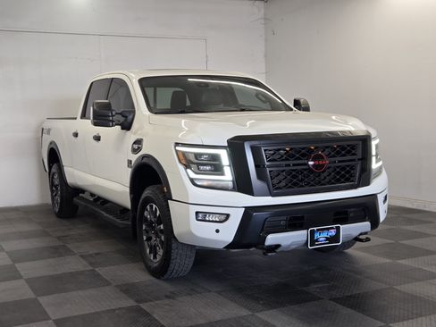Used 2023 Nissan Titan PRO-4X w/ Pro-4x Convenience Package AWD/4WD image 2