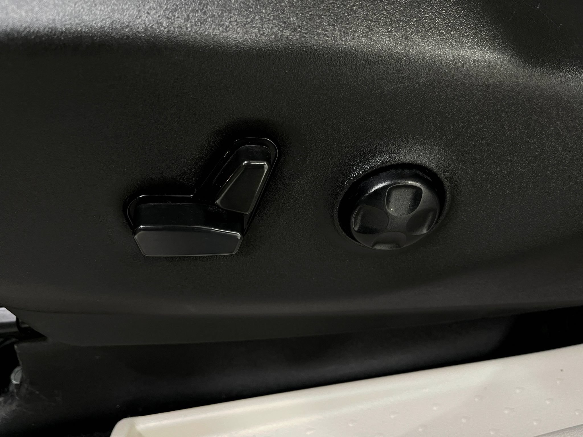 Used 2019 Chrysler Pacifica Limited FWD image 17