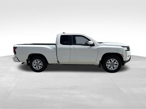 Used 2024 Nissan Frontier SV w/ SV Convenience Package RWD image 9