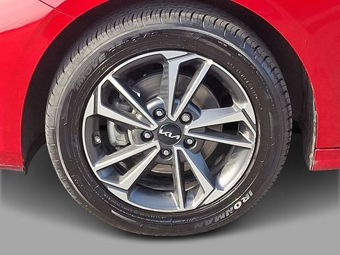 Used 2024 Kia Forte LXS image 8