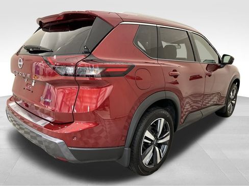 Used 2024 Nissan Rogue SL w/ SL Premium Package image 5