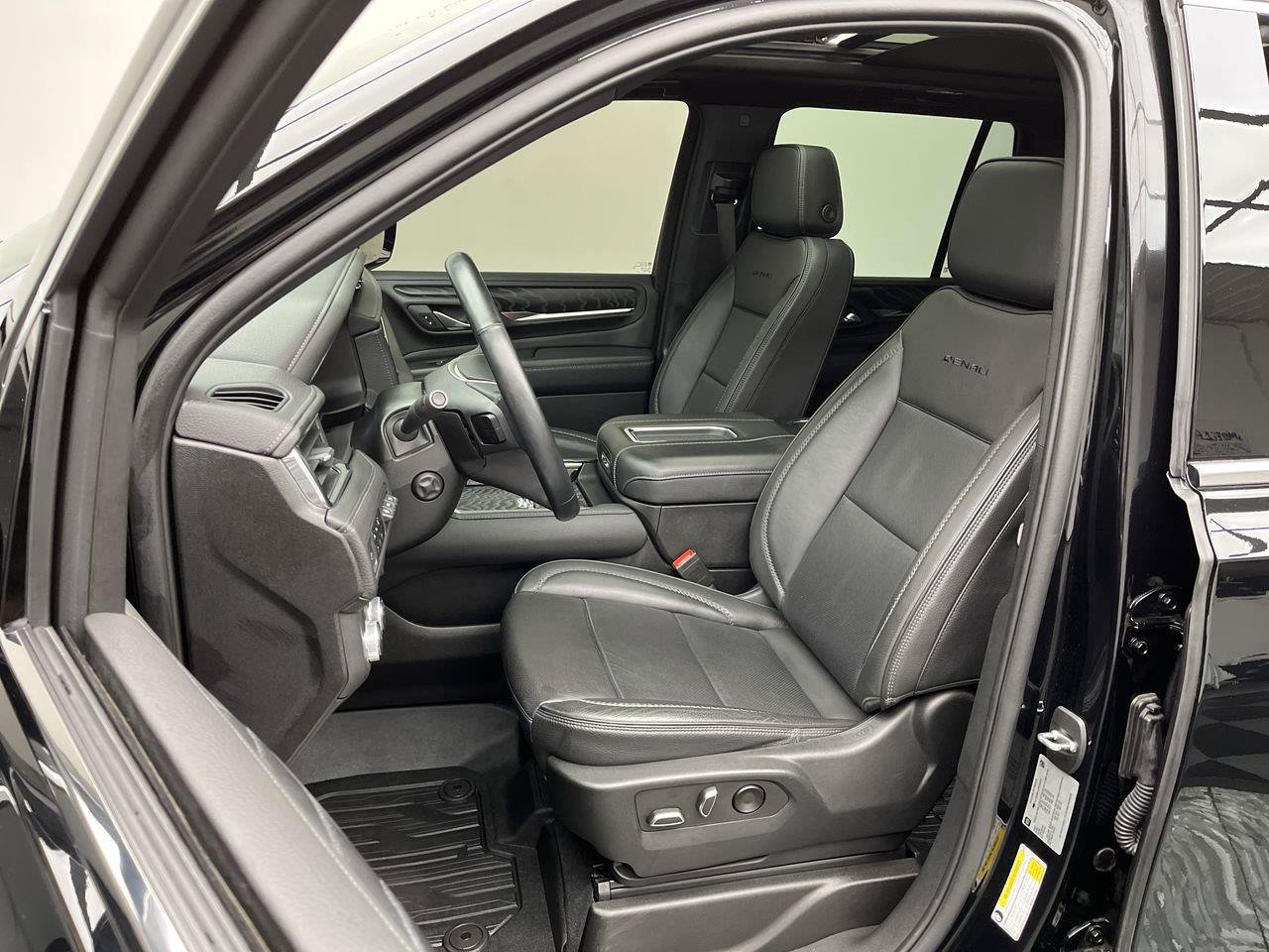 Certified 2023 GMC Yukon Denali w/ Max Trailering Package AWD/4WD image 11
