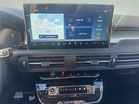 New 2026 Lincoln Corsair Premiere image 13