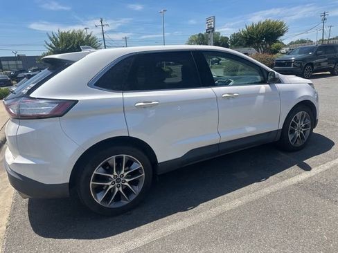 Used 2018 Ford Edge Titanium w/ Equipment Group 301A FWD image 5