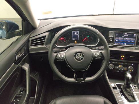 Used 2020 Volkswagen Jetta SE FWD image 22