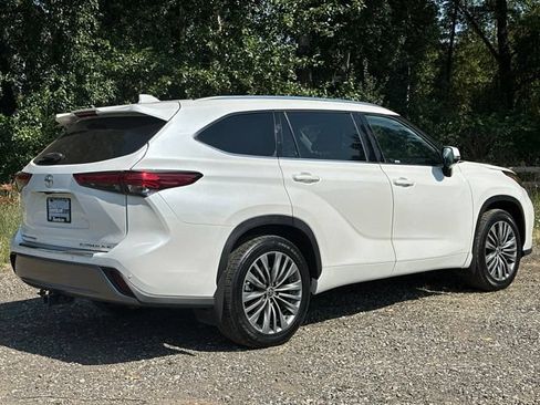 Used 2020 Toyota Highlander Platinum AWD/4WD image 9