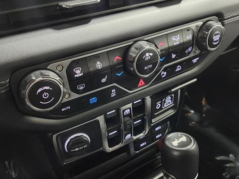 Used 2024 Jeep Wrangler Sahara w/ Technology Group image 34