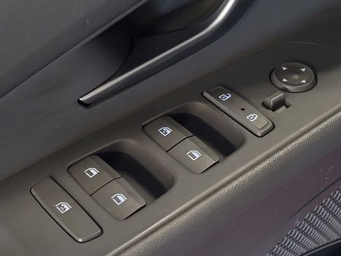 Used 2023 Hyundai Elantra SEL FWD image 27