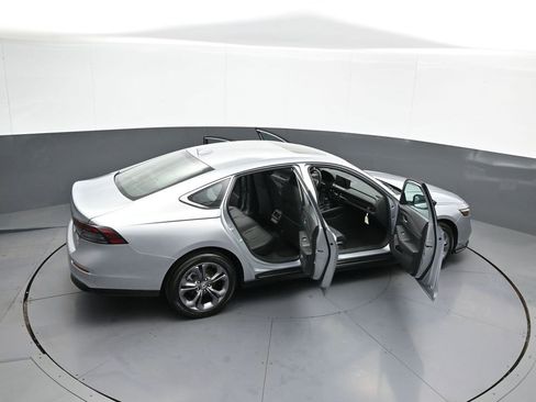 Certified 2025 Honda Accord EX-L image 43