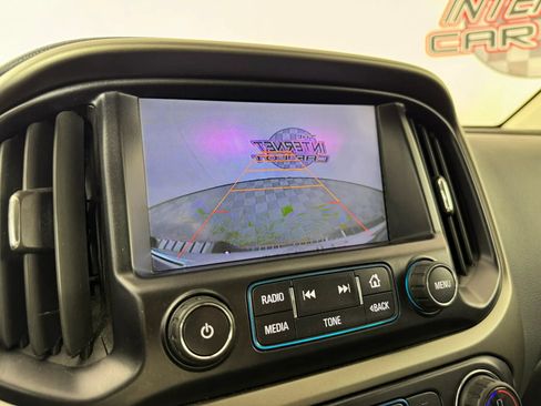 Used 2015 Chevrolet Colorado Z71 AWD/4WD image 16