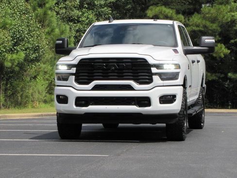 Used 2025 RAM 2500 Big Horn AWD/4WD image 8