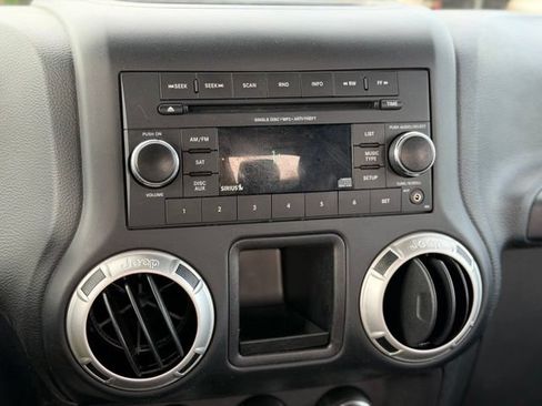 Used 2018 Jeep Wrangler Rubicon AWD/4WD image 23