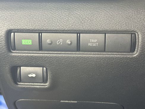 Used 2022 Nissan Sentra SV w/ All-Weather Package image 26