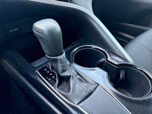 Used 2019 Toyota Camry LE FWD image 19