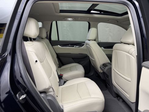 Used 2021 Cadillac XT6 Premium Luxury image 35