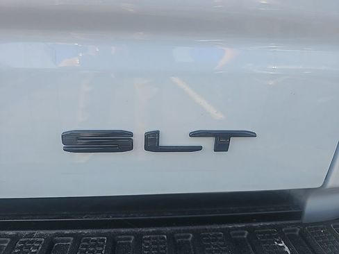 New 2026 GMC Sierra 1500 SLT w/ SLT Premium Plus Package AWD/4WD image 8