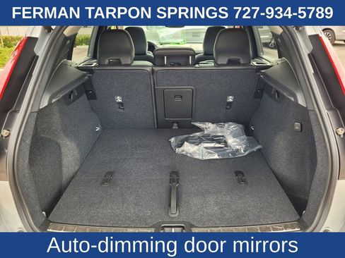 Certified 2024 Volvo XC40 B5 Plus image 19