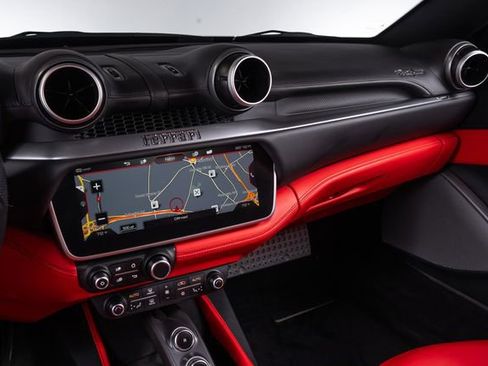 Used 2019 Ferrari Portofino RWD image 33