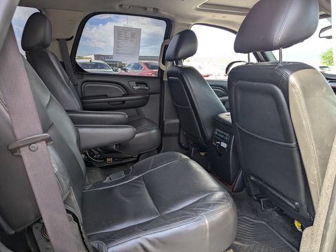 Used 2013 Cadillac Escalade Luxury AWD/4WD image 33