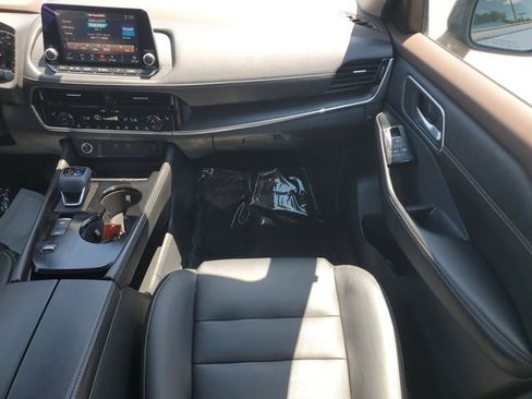 Used 2021 Nissan Rogue SL FWD image 18