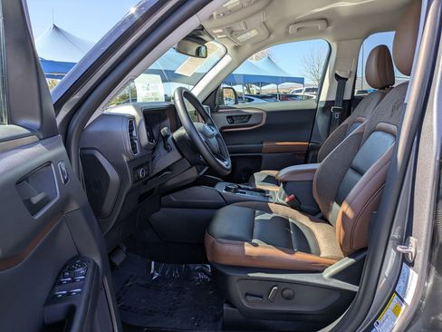 Certified 2025 Ford Bronco Sport Outer Banks w/ Outer Banks Tech Package+ AWD/4WD image 17