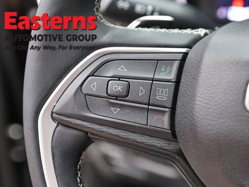 Used 2023 Jeep Grand Cherokee L Laredo AWD/4WD image 15