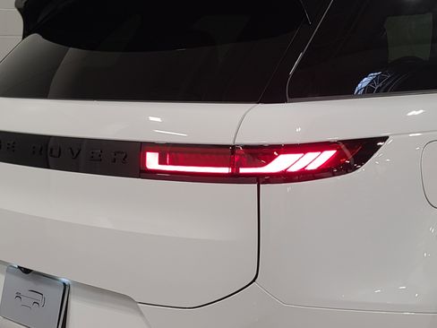 New 2026 Land Rover Range Rover Sport Dynamic SE AWD/4WD image 18