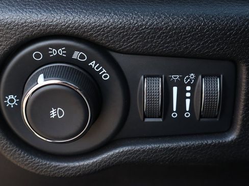 Used 2022 Chrysler Pacifica Pinnacle image 21