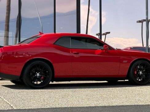 Used 2015 Dodge Challenger SRT w/ Technology Group RWD image 13