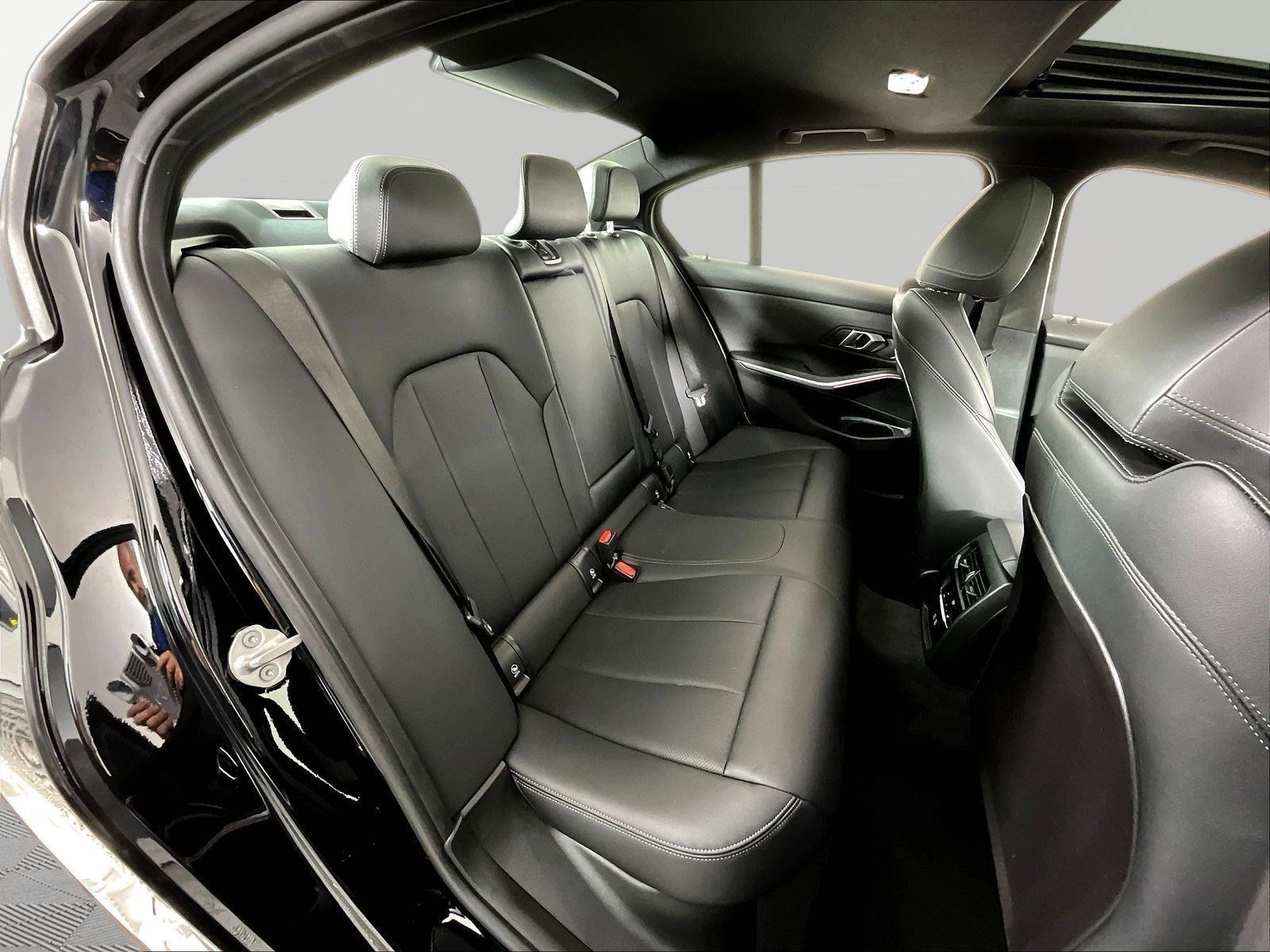 Used 2025 BMW 330i Sedan RWD image 25