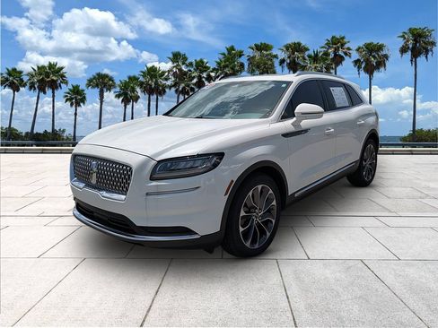 Used 2023 Lincoln Nautilus Reserve FWD image 3