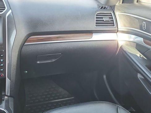 Used 2018 Ford Explorer Limited AWD/4WD image 25