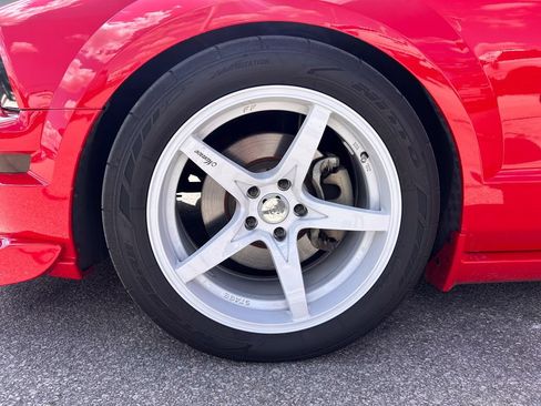 Used 2006 Ford Mustang GT RWD image 26
