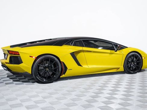 Used 2016 Lamborghini Aventador LP 700-4 AWD/4WD image 4