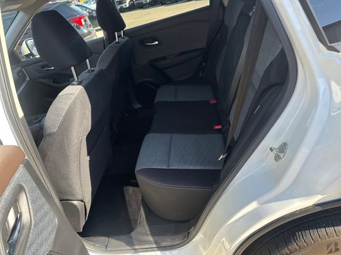 Used 2022 Nissan Rogue SV image 16