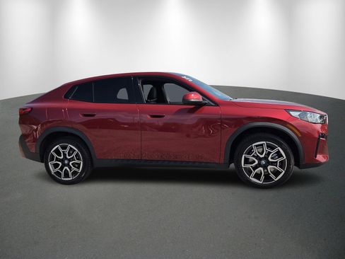Certified 2025 BMW X2 xDrive28i image 8