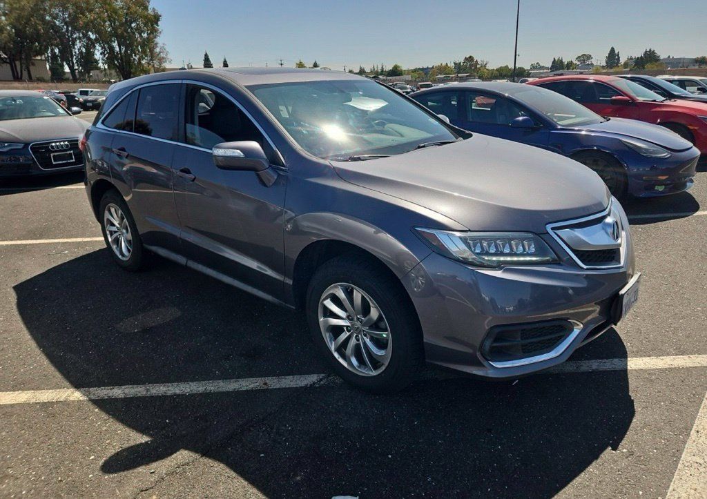 Used 2018 Acura RDX FWD image 2