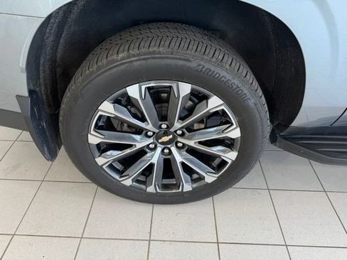 Used 2025 Chevrolet Suburban High Country AWD/4WD image 34