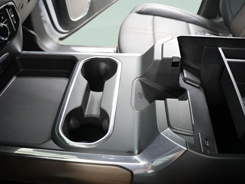 Used 2024 Chevrolet Silverado 2500 High Country w/ High Country Premium Package AWD/4WD image 19