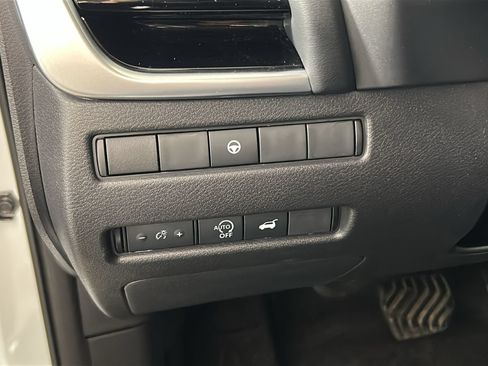 Used 2023 Nissan Rogue SL AWD/4WD image 23